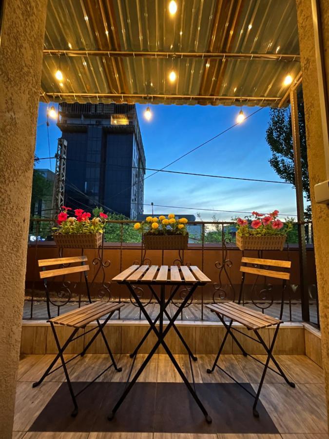 בישקק People Hostel מראה חיצוני תמונה