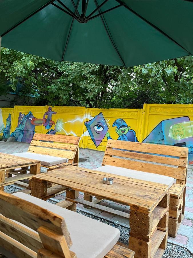 בישקק People Hostel מראה חיצוני תמונה